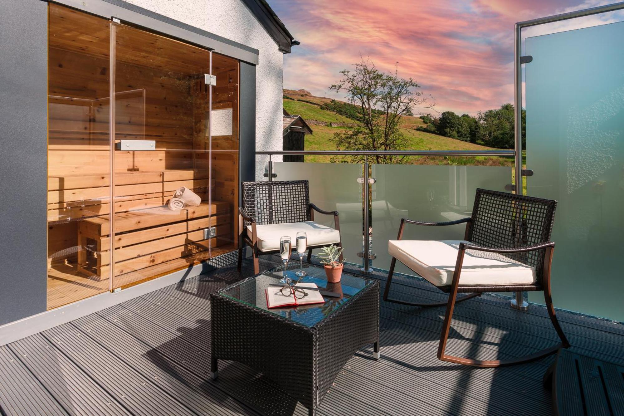 Aphrodites Group - Luxury Hot Tub Suites In Central Lake District! 鲍内斯温德米尔 外观 照片