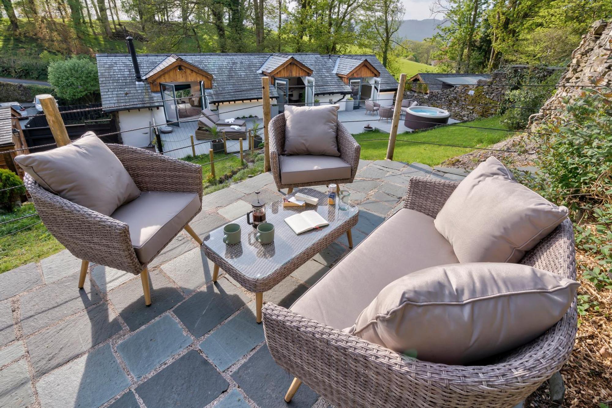 Aphrodites Group - Luxury Hot Tub Suites In Central Lake District! 鲍内斯温德米尔 外观 照片