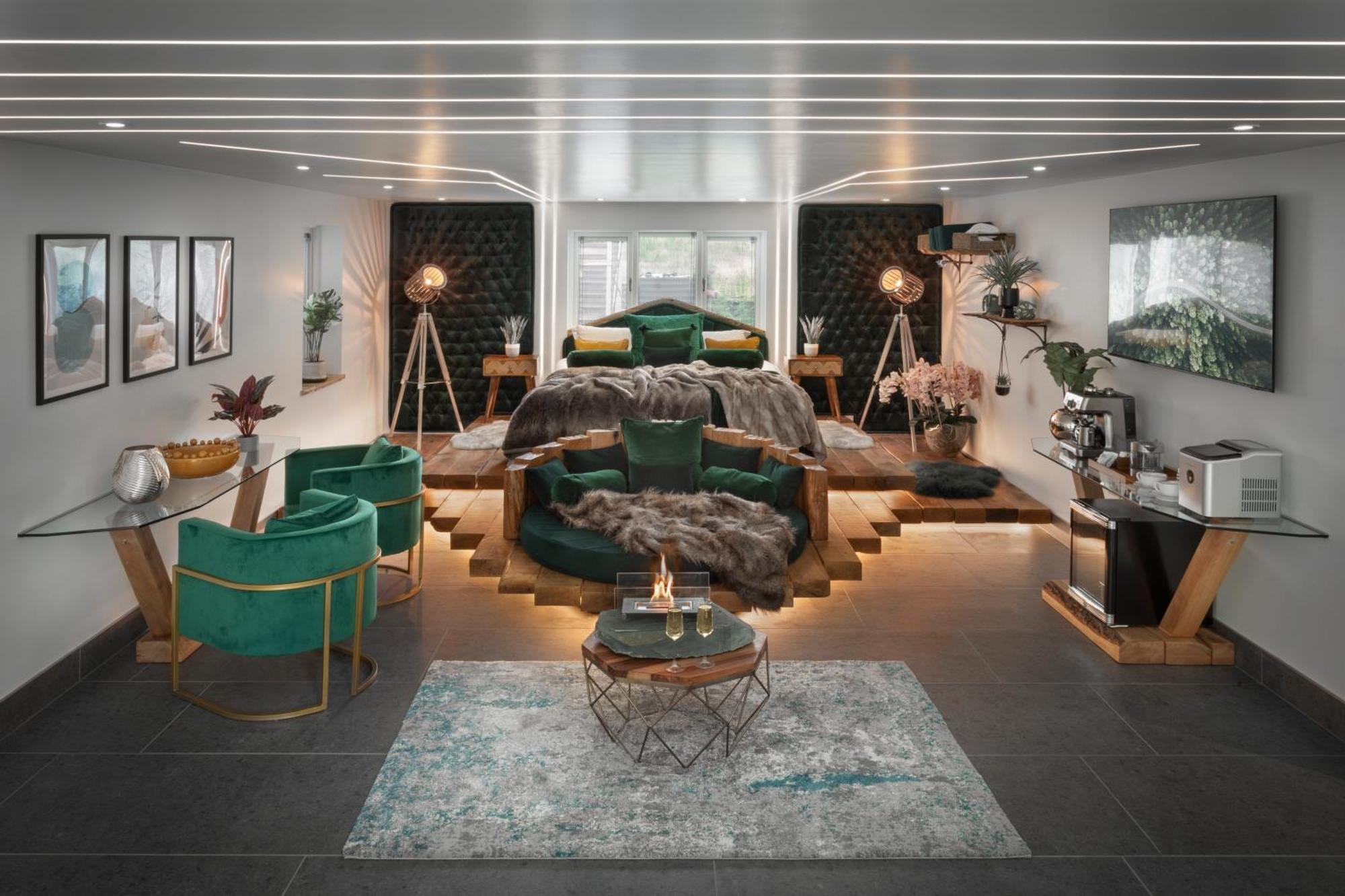 Aphrodites Group - Luxury Hot Tub Suites In Central Lake District! 鲍内斯温德米尔 外观 照片