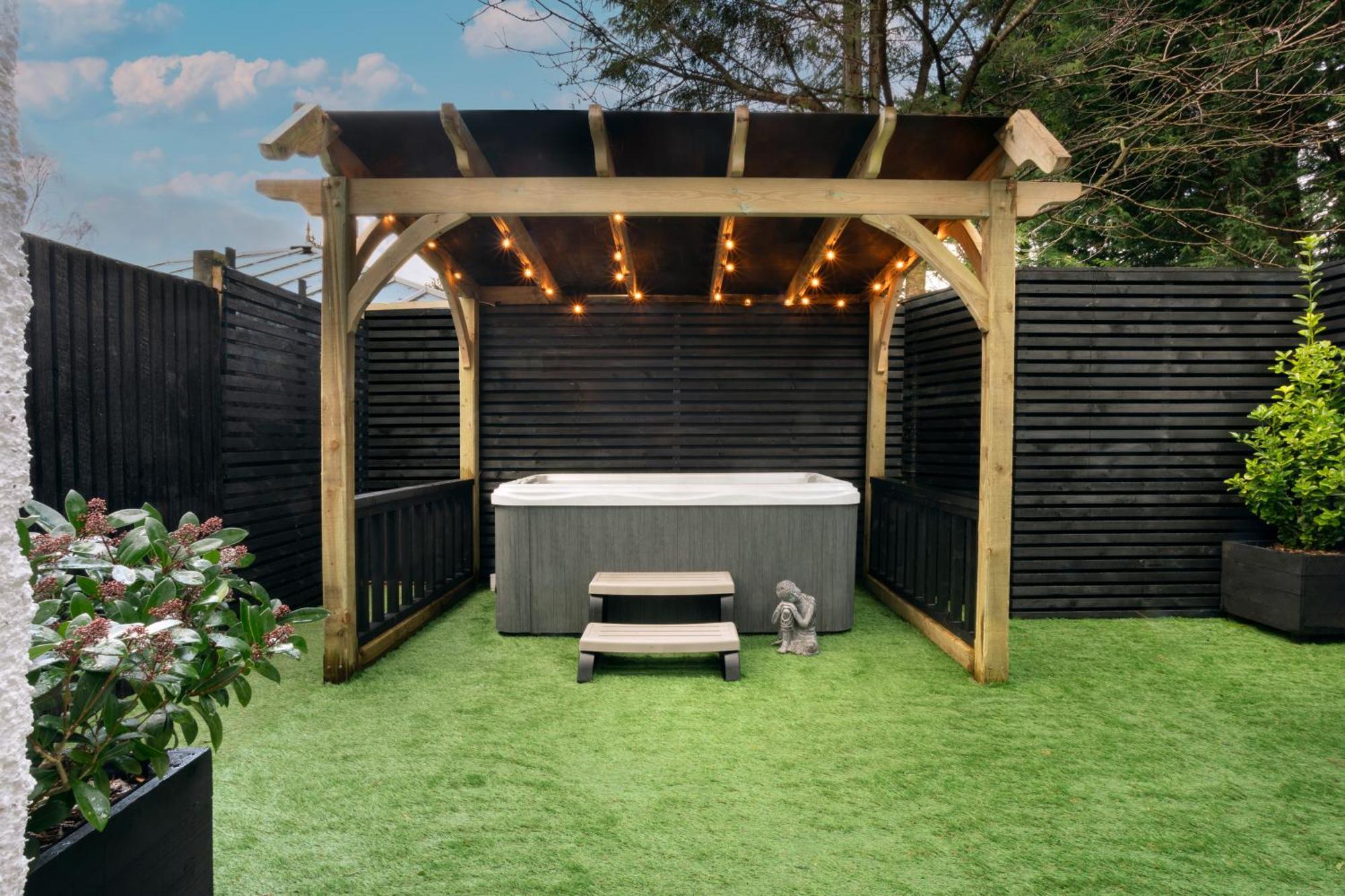 Aphrodites Group - Luxury Hot Tub Suites In Central Lake District! 鲍内斯温德米尔 外观 照片