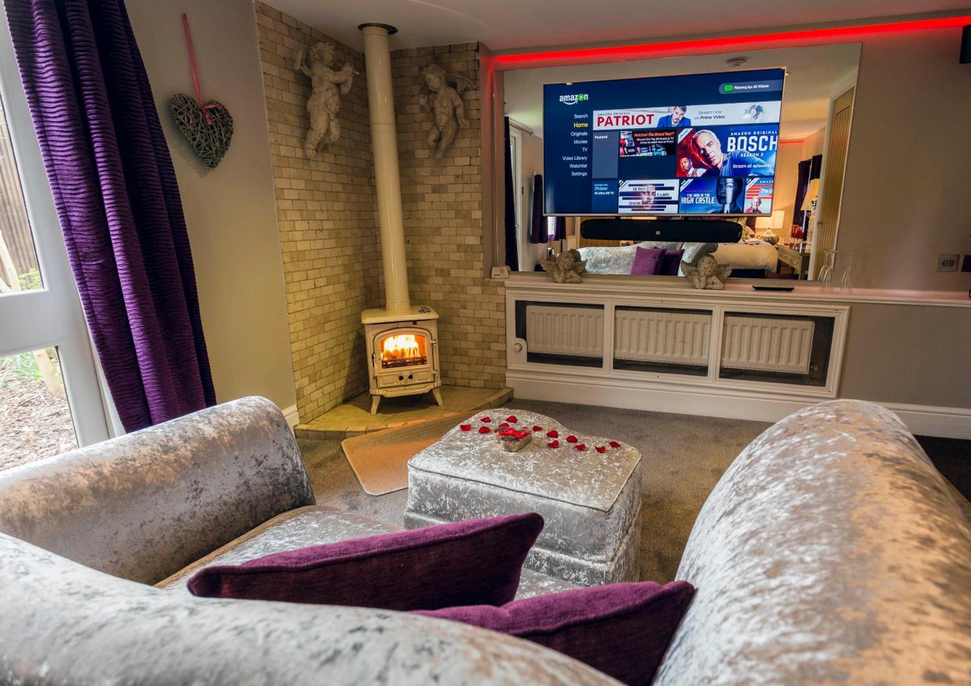 Aphrodites Group - Luxury Hot Tub Suites In Central Lake District! 鲍内斯温德米尔 外观 照片