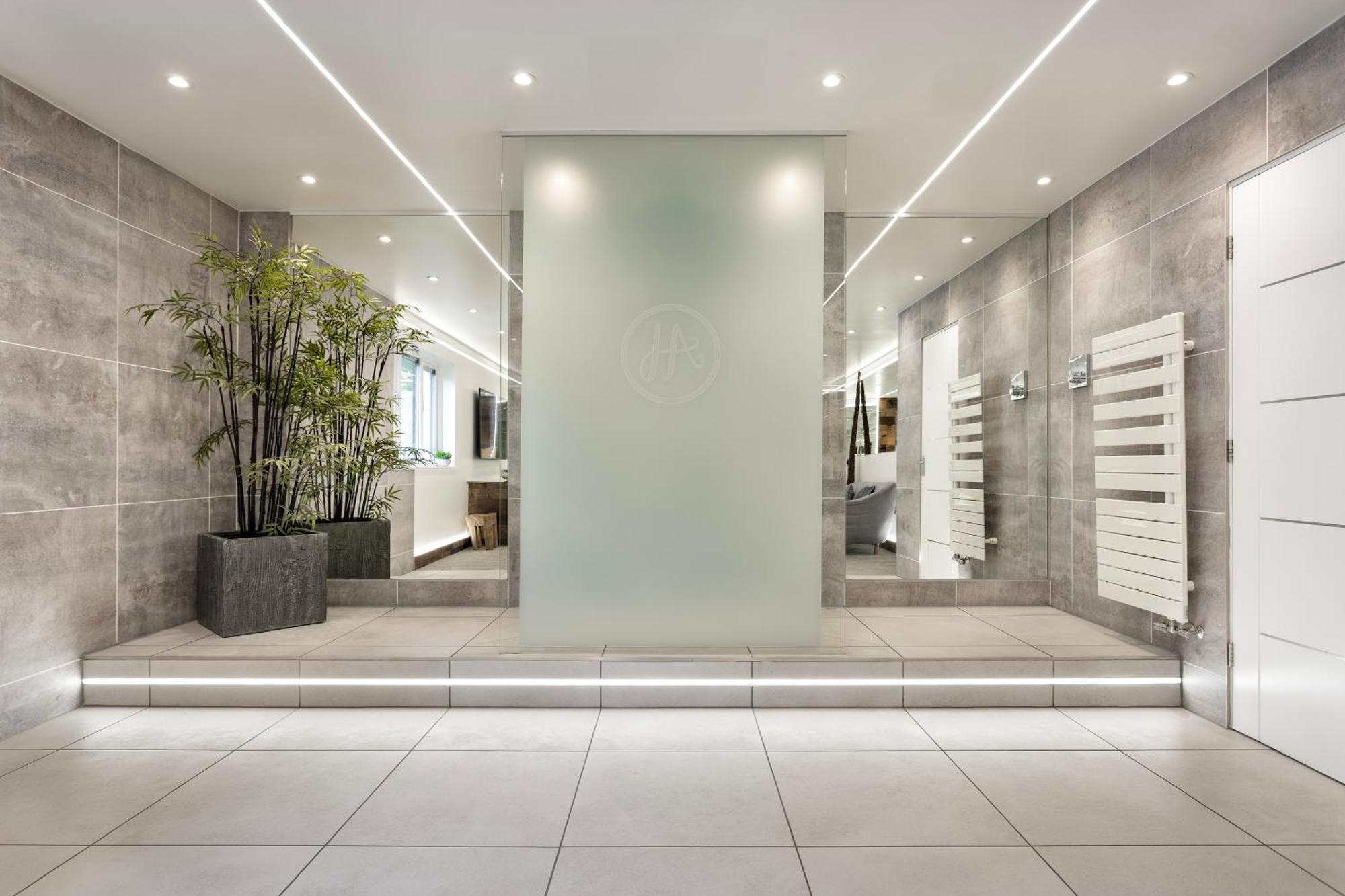 Aphrodites Group - Luxury Hot Tub Suites In Central Lake District! 鲍内斯温德米尔 外观 照片