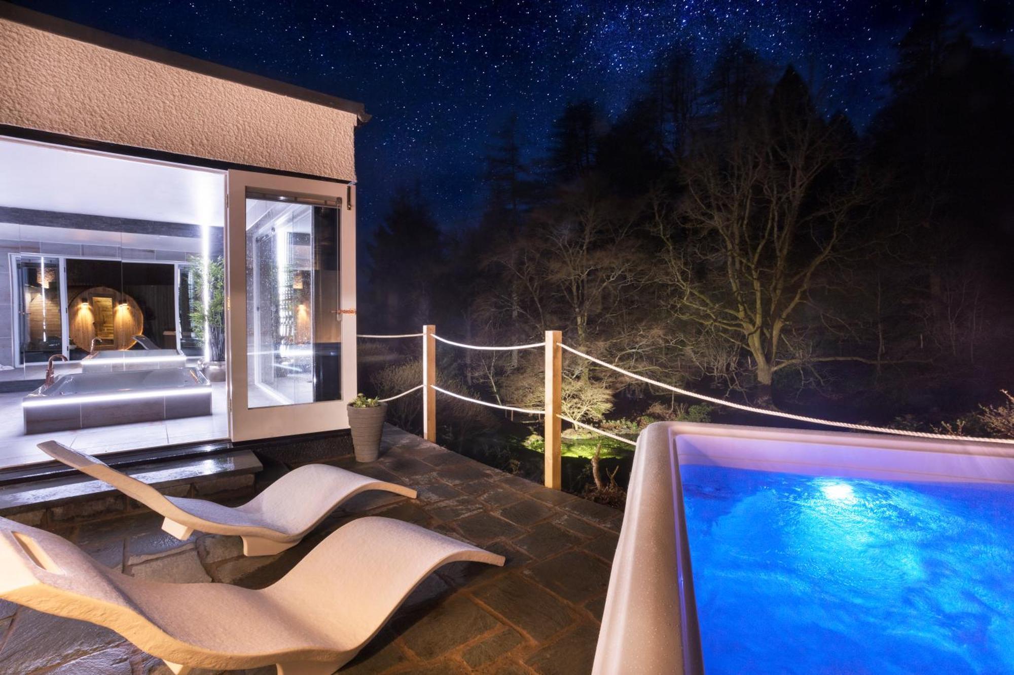Aphrodites Group - Luxury Hot Tub Suites In Central Lake District! 鲍内斯温德米尔 外观 照片