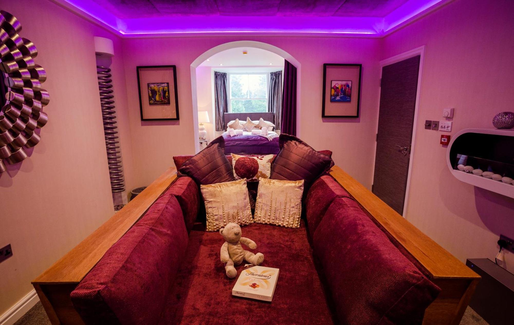 Aphrodites Group - Luxury Hot Tub Suites In Central Lake District! 鲍内斯温德米尔 外观 照片