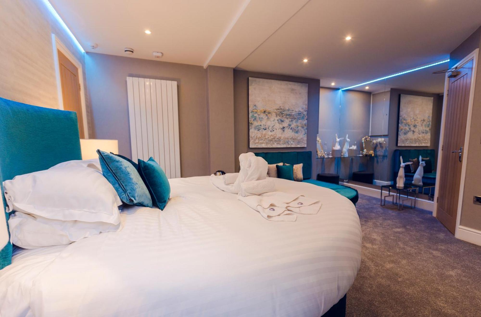 Aphrodites Group - Luxury Hot Tub Suites In Central Lake District! 鲍内斯温德米尔 外观 照片