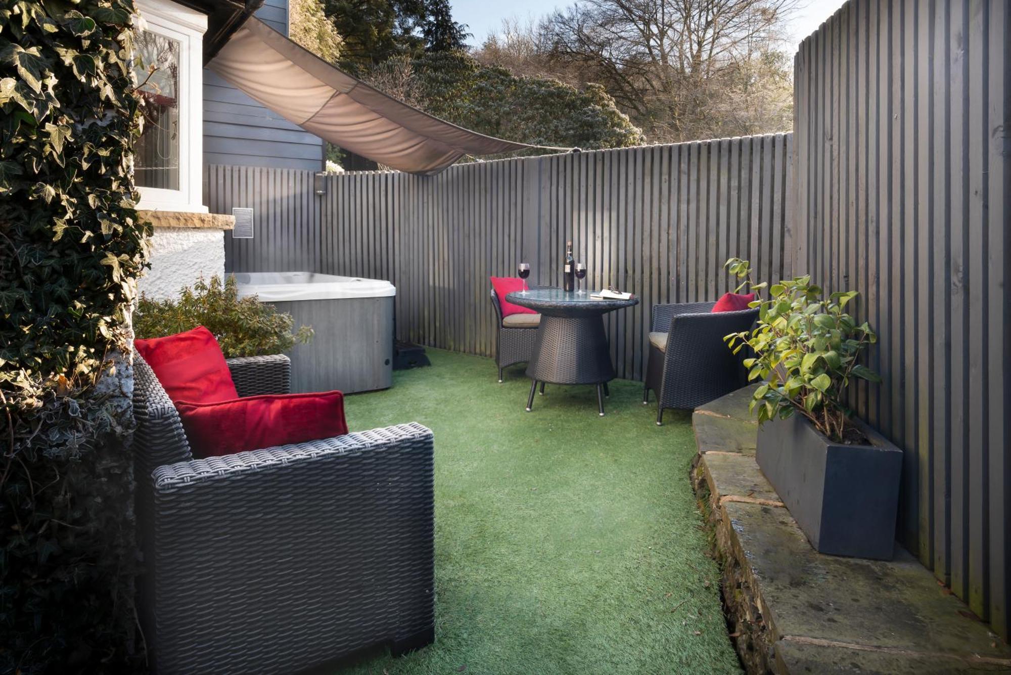 Aphrodites Group - Luxury Hot Tub Suites In Central Lake District! 鲍内斯温德米尔 外观 照片