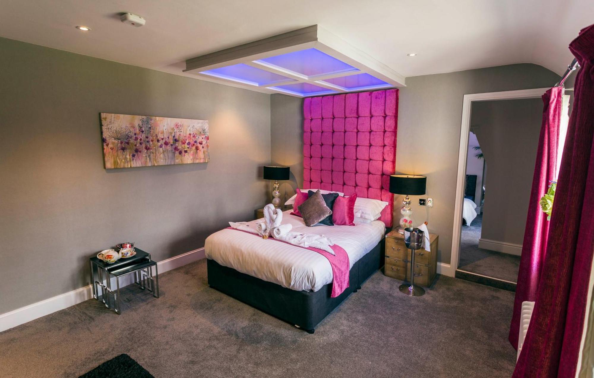 Aphrodites Group - Luxury Hot Tub Suites In Central Lake District! 鲍内斯温德米尔 外观 照片