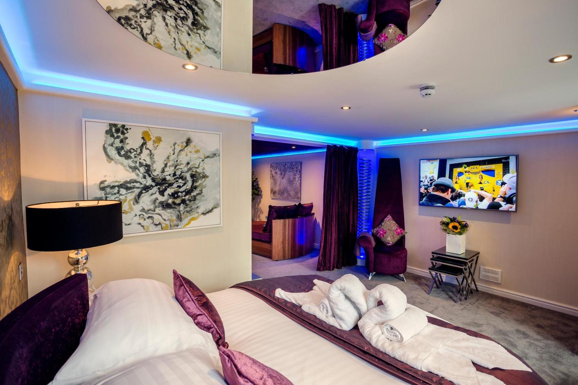 Aphrodites Group - Luxury Hot Tub Suites In Central Lake District! 鲍内斯温德米尔 外观 照片