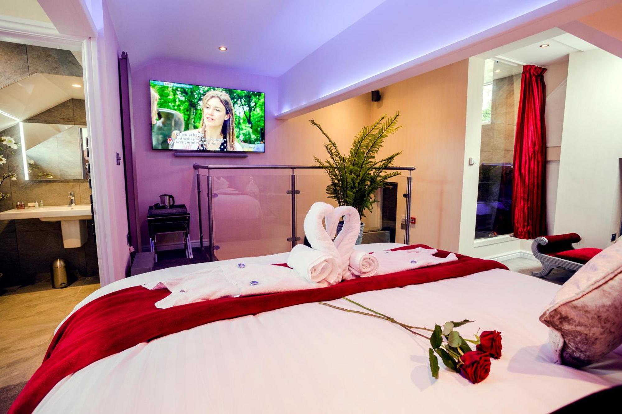 Aphrodites Group - Luxury Hot Tub Suites In Central Lake District! 鲍内斯温德米尔 外观 照片
