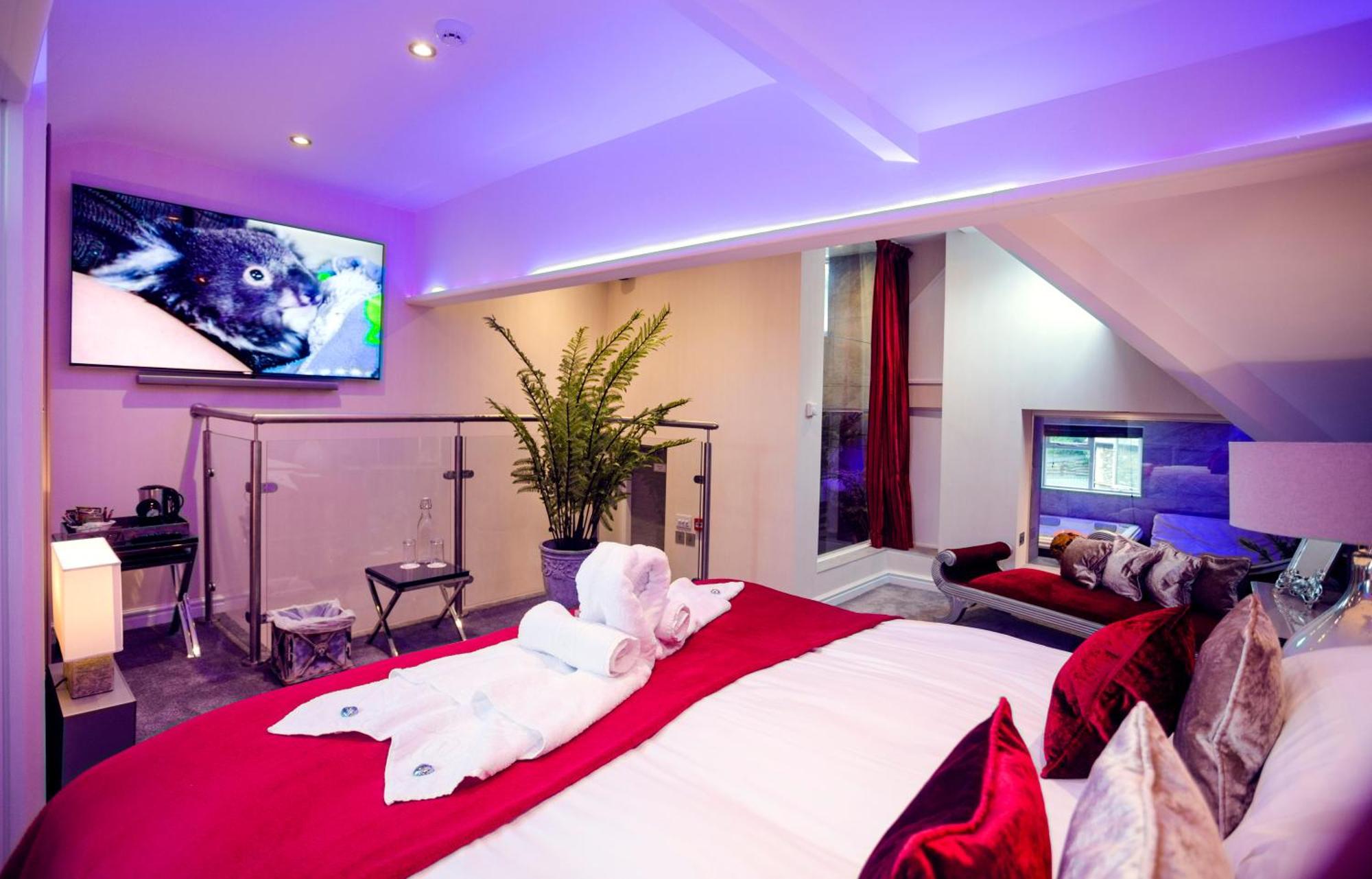Aphrodites Group - Luxury Hot Tub Suites In Central Lake District! 鲍内斯温德米尔 外观 照片