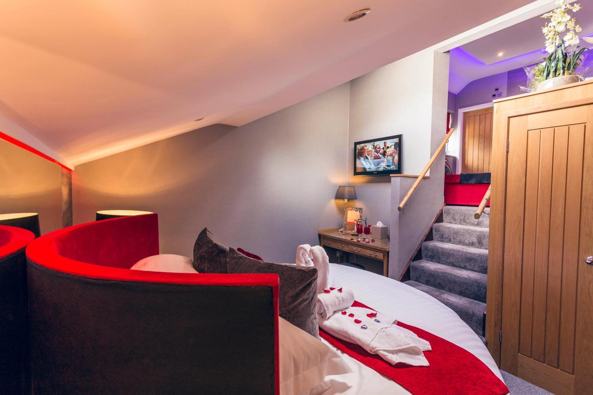 Aphrodites Group - Luxury Hot Tub Suites In Central Lake District! 鲍内斯温德米尔 外观 照片