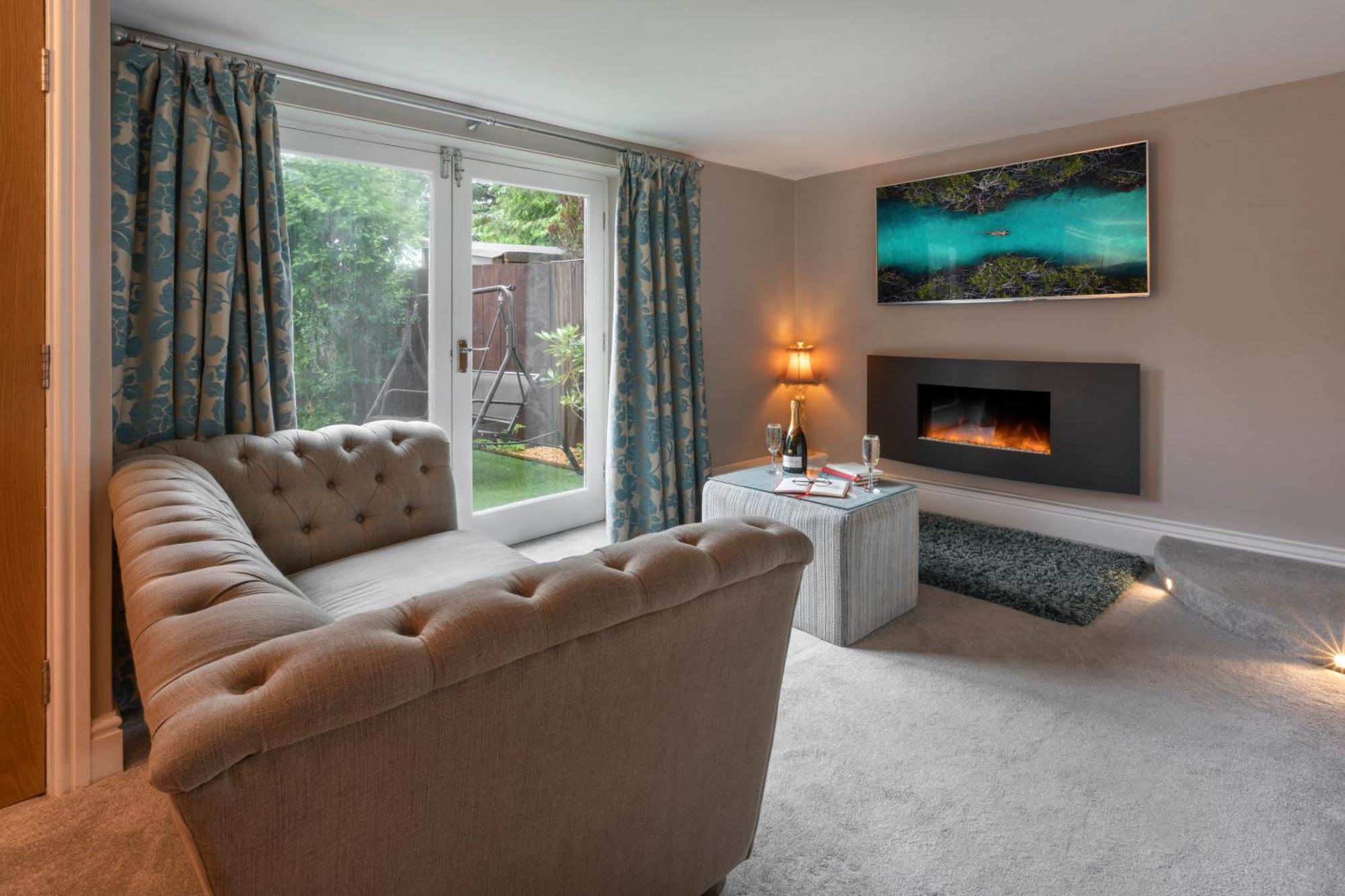 Aphrodites Group - Luxury Hot Tub Suites In Central Lake District! 鲍内斯温德米尔 外观 照片